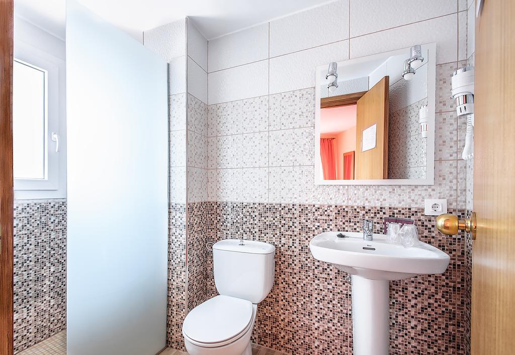 Hotel Silvia Empuriabrava Dış mekan fotoğraf